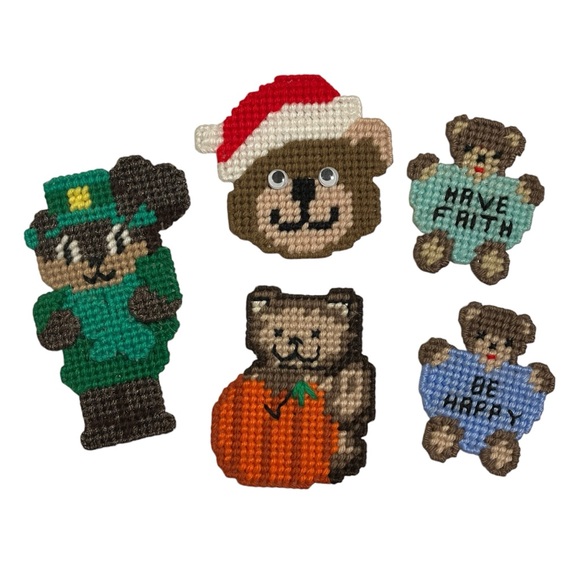 Vintage Plastic Canvas Needlepoint Teddy Bear Magnets Multi Holiday Lot of 5 - Picture 10 of 10